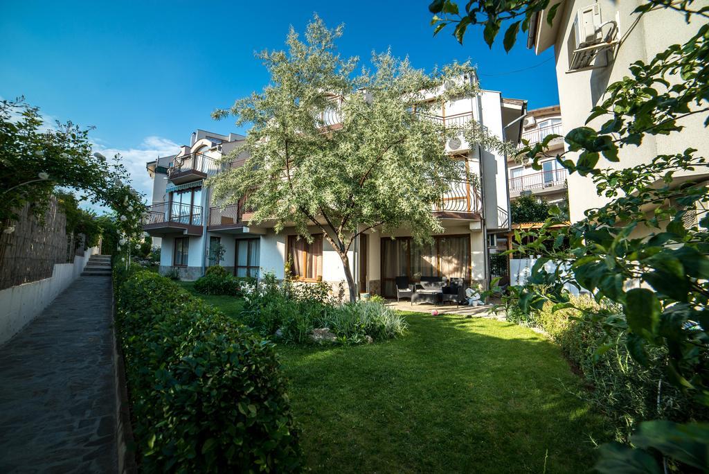 The Poolhouse Apartment Sunny Beach Exterior photo